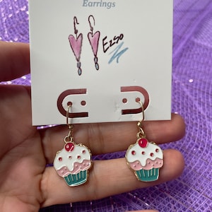 Cupcake earrings/ baking jewelry / cupcake jewelry / baker / baking / handmade jewelry