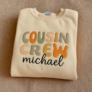 Haftowana, spersonalizowana koszula dziecięca Groovy Cousin Crew, retro, dopasowane koszule Cousins, Cousin Trip, naturalna koszula dziecięca w stylu boho