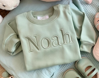Custom Name Baby Sweatshirt, Embroidered Newborn Outfit, Personalized Gift for Baby, Minimalist Toddler Crewneck