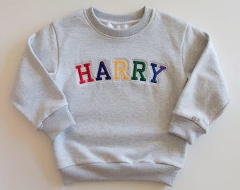 Benutzerdefinierte Name Baby Sweatshirt, personalisierte bestickt Kleinkind Shirt, Baby-Dusche-Geschenk, Namen Shirt für Kinder, Neugeborenen Outfit
