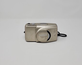 READ Yashica Kyocera T2 Carl Zeiss Tessar 35mm Film Camera (READ