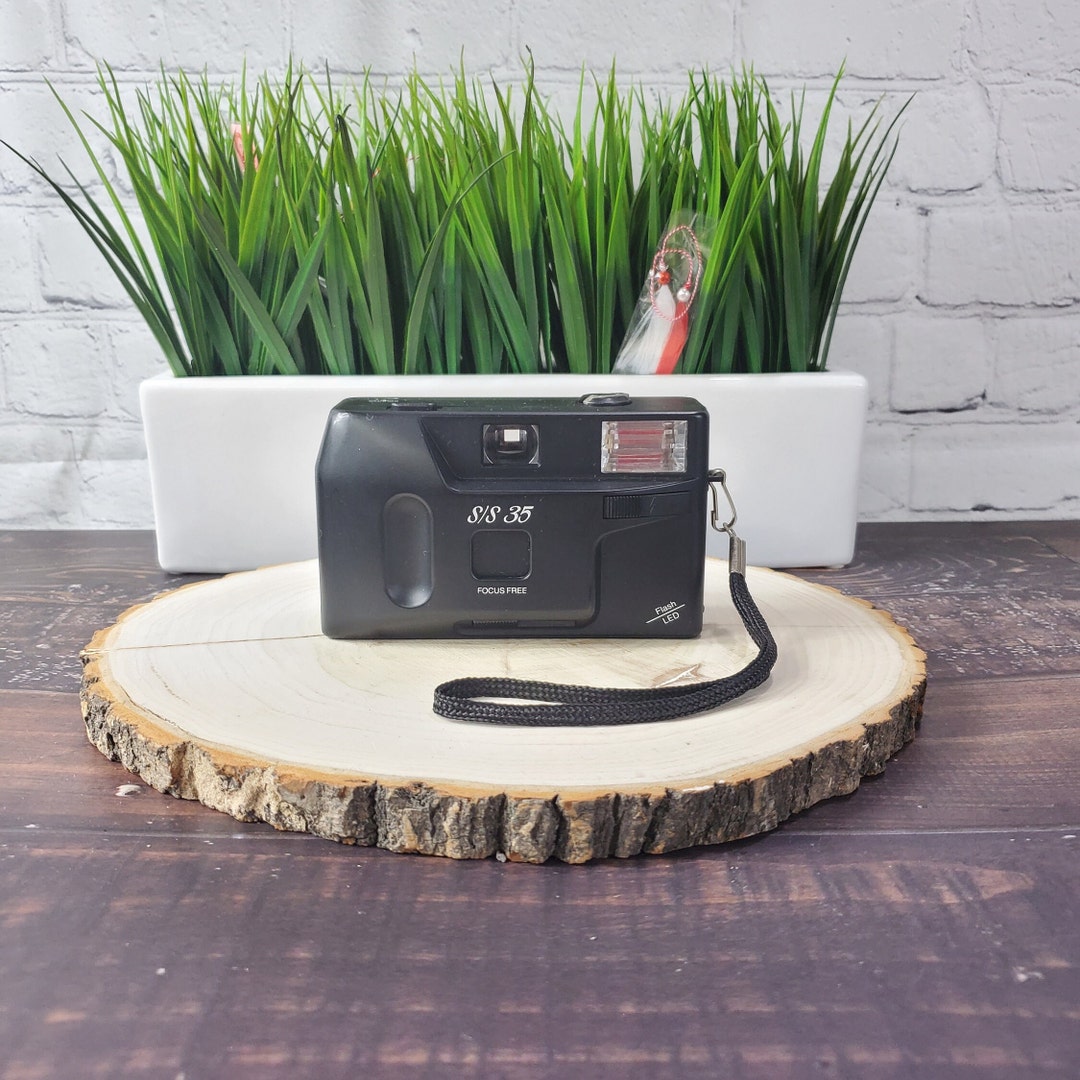 Point and Shoot Vintage 35mm S/S 35 35 Focus Free Mint Film Camera