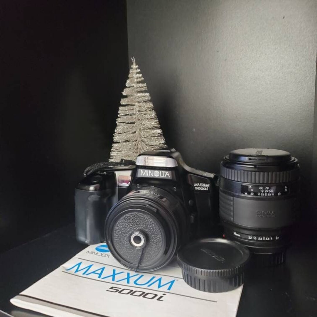 Vintage Minolta Maxxum 5000i 35mm Film Manual SLR Camera With Sigma 35