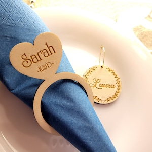 Set di portatovaglioli nuziali con iniziali di coppia e ciondoli per vino personalizzati, decorazioni per la tavola di nozze, bomboniere, invitati al matrimonio