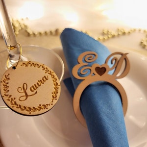 Set di portatovaglioli da matrimonio con iniziali di coppia e ciondoli vino personalizzati, decorazioni per la tavola di nozze, bomboniere, ospiti di nozze