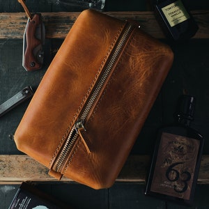 Bolso de viaje para hombre, bolso de cuero hecho a mano, cuero marrón claro, regalos para él, clutch de accesorios de belleza, bolso de cuero para hombre, estuche de cuero