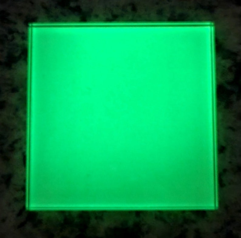 Baldosa de vidrio que brilla en la oscuridad: Verde, 4 x 4 pulgadas imagen 1