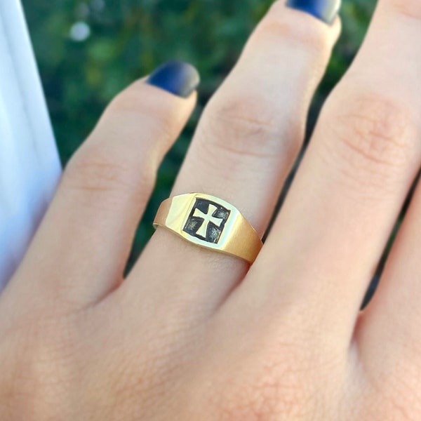Kleiner Unisex Kreuz Ring für Mann oder Frau, Sterling Silber Antiqued religiöse Ring, zarte Siegelring, religiöser Ring.
