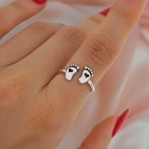 Mini Baby Feet Ring, Personalized Babyshower Gift, New Mom&#39;s Gift, Baby Footprint Ring, Baby Shower Gift, Daughter Mothers Ring in Silver