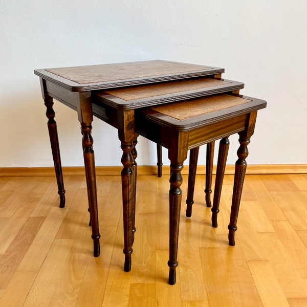 Table gigogne (ensemble de 3) avec dessus en cuir | Table basse et d'appoint vintage en bois