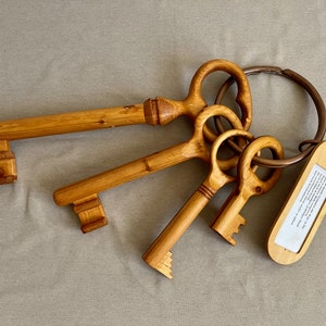 Set of 4 Large (67 cm long) Symbolic Wooden Keys on Cooper Ring Vintage Handmade Germany
