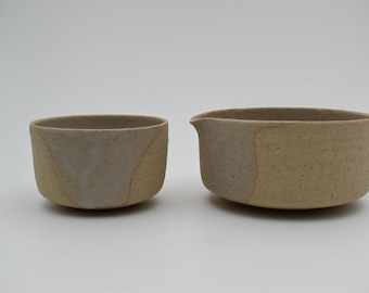 Unika Studio • SET MATCHA • ciotola e tazza • tornitura al tornio, gres, fatto a mano, ceramica, ciotola e tazza matcha, tazza da tè, rituale del tè, giapponese