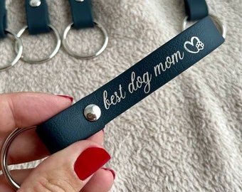 Dog owner keychain - Best dog mom, Personalized Keychain, Engraved Keychain vegan leather, Small Dog lover gift