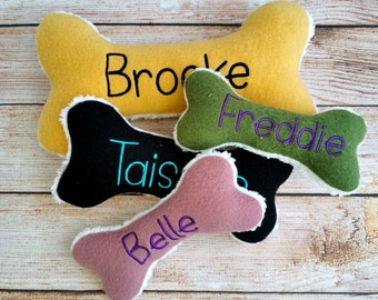 Jouet en os pour chien brodé : cadeau personnalisé pour chiot en polaire avec couineur