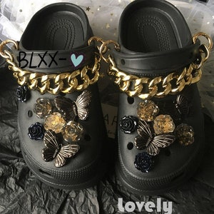 goth croc sandals jibbitz｜TikTok Search