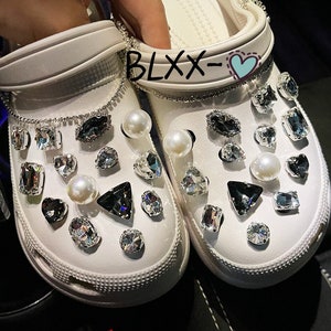 Luxus Clog Charms 28 Stück Set, funkelnde Strass Charms für Clogs Schuhe Charms Accessoires Schuhe Dekoration Geschenk für Mädchen Frauen