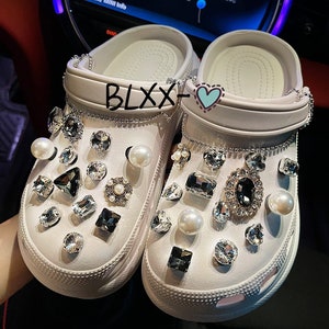 Shoe charms 28 pieces set, pearl rhinestone shoe charms, diamond charms accessories, with chain decoration gift for girls women