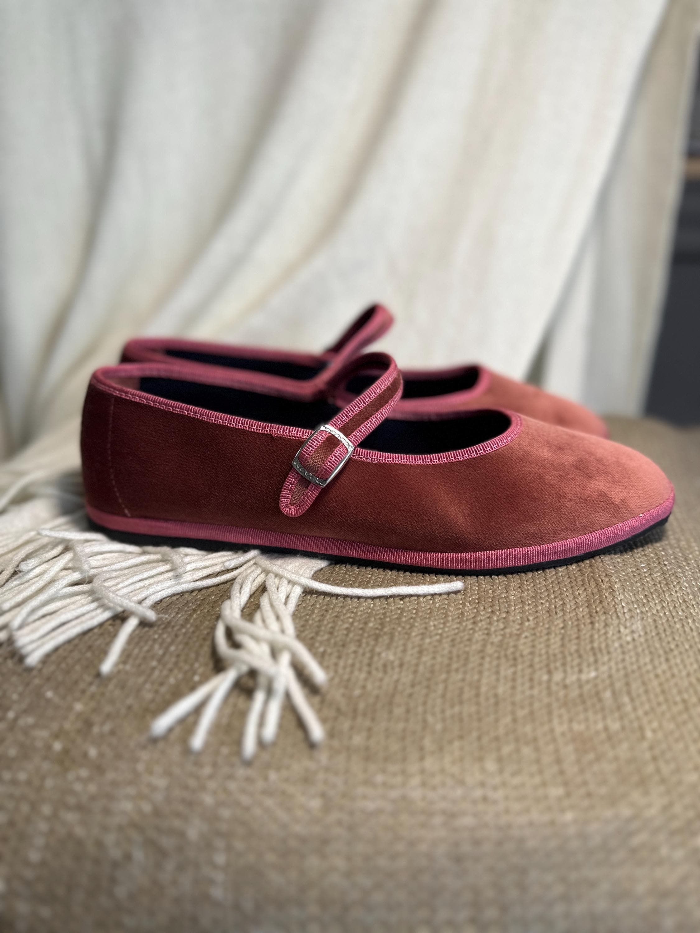 Ballerines Mary Jane En Velours – Sangle Réglable, Talon Moyen, Fabrication Artisanale Espagnole | Pour Maison, Sortie, élégance - 6