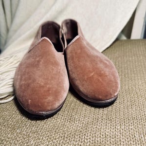 Friulano. Chinelos de veludo, mocassim de veludo, sapatos femininos, feitos à mão na Itália.