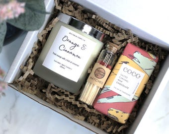 Handgjort doftljus presentset 160g | Hantverkschokladkaka och miniflaska tändstickor | Födelsedag | Personalisering