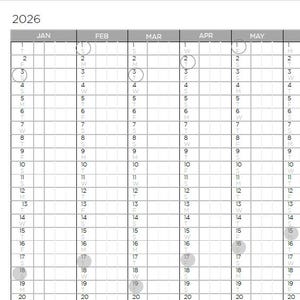 Puede incluir: Calendario de 2026 con diseño de cuadrícula, que muestra los meses de enero a mayo. Cada mes muestra las fechas en un formato claro y organizado, con fechas resaltadas. El calendario está diseñado para la planificación.