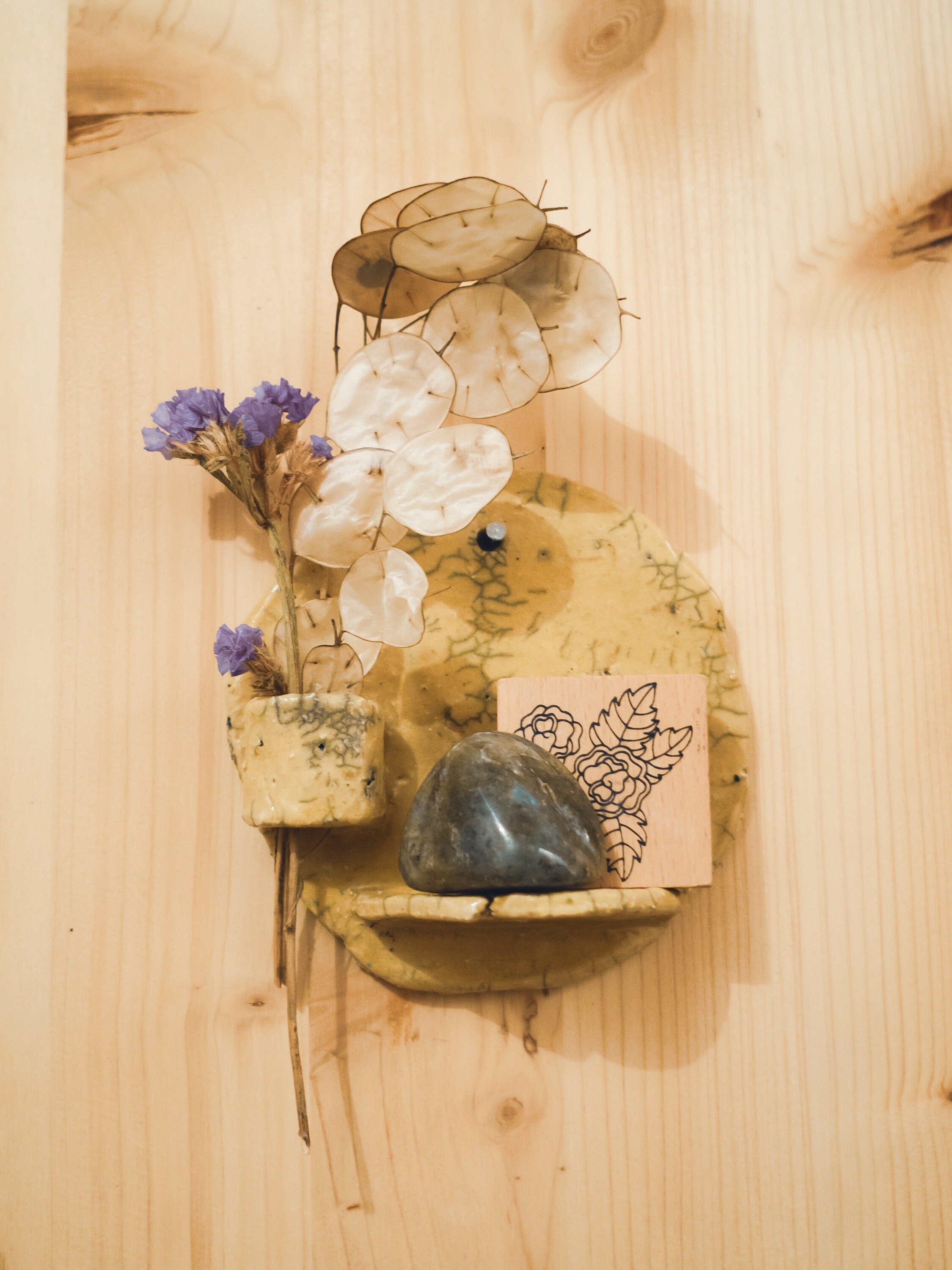 Memento Mural - Étagère à Curiosité E, Céramique