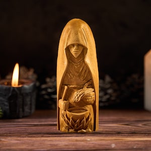 Cailleach Irish statue, Cailleach Celtic Goddess, Scotish Goddess, Winter Queen, Cailleach statue, pagan altar, celtic pantheon