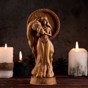 Bogini Aine, irlandzka bogini Aine, celtycka bogini Aine, celtycka bogini, statua Aine, ołtarz pogański, celtycki pogański