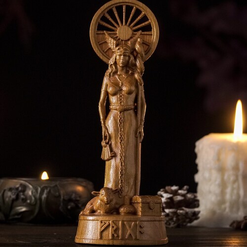 Frigg Norse goddess statue, Frigg wooden statue, pagan altar figure