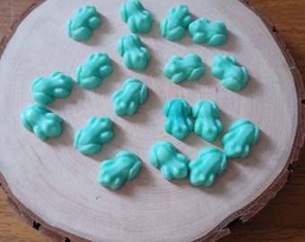 Group of 18 Miniture unusual Frog shaped wax melts. Great Gift or just for you. Multiple colours and fragrances options.