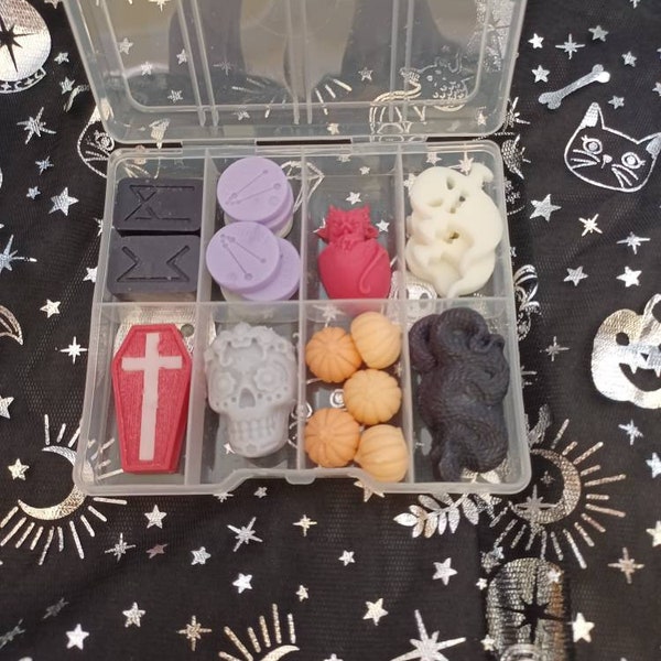 Selection box of small wax melts, gift set, multiple fragrances and colours set for you to try. Fancy something different message me.