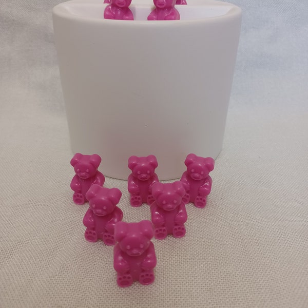 Set of 10 cute Teddy Bear Wax Melts. lovely gift for friends and family. Or a treat for yourself. Choose your favourite scent and colour.