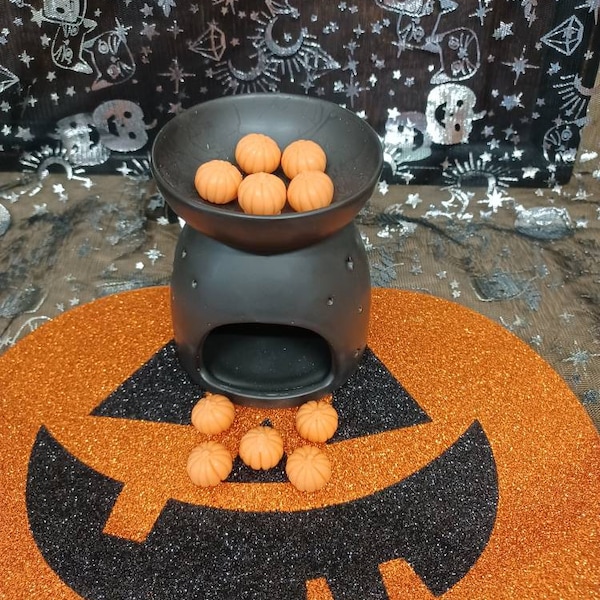 Set of 10 Miniture Pumpkin Halloween themed soy wax melts. Multiple fragrance add colour options