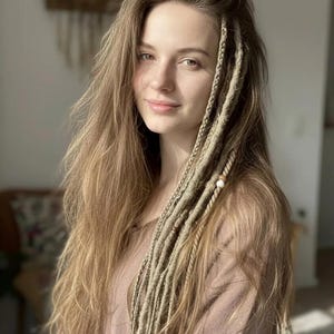 ブロンドのボヘミアン風ヘアピン、ドレッドロック風アクセサリー｜合成繊維｜20インチ、6個セット