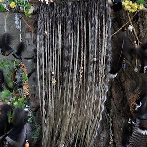 Gekrulde en gehaakte synthetische dreadlocks in natuurlijke ombre tinten Island Life-set, natuurlijk lichtbruin gehaakte nepdreads in SE- of DE-stijl in bohostijl