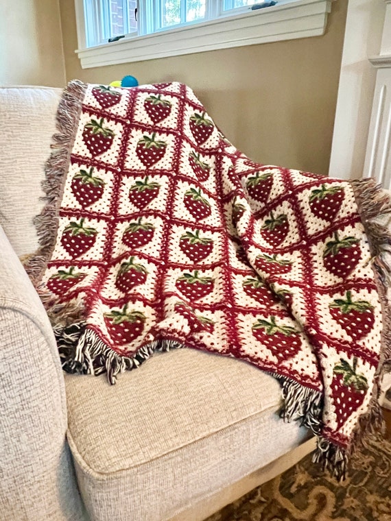 Strawberry Blanket Cotton Woven Throw Blanket, Granny Square Cottagecore Room Decor, Gift for Mom Coquette Aesthetic Wall Art Tapestry
