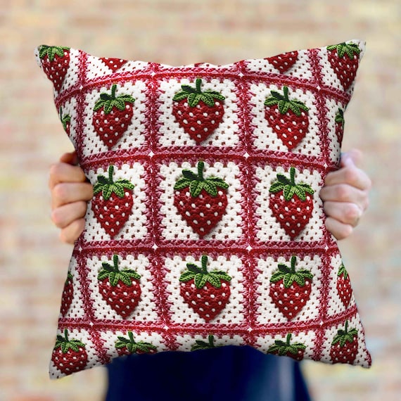 Cottagecore Strawberry Pillow, Strawberry Decor Granny Square Aesthetic, Strawberry aesthetic gift cushion, gift for sister, gift for mom