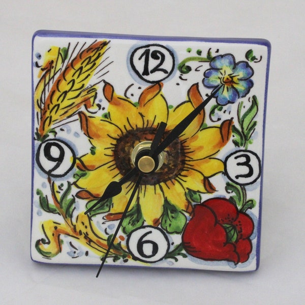 Italienische Keramik-Wand- und Tischuhr mit toskanischem Muster „Campestre“, Sonnenblume, Mohn und Weizen, handbemalt in der Toskana