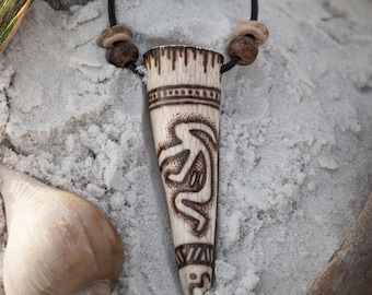 Pendentif bois de bouleau pétroglyphe, collier scandinave/nordique