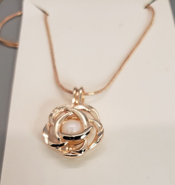 Rose Gold Pearl Cage Flower Pendant 