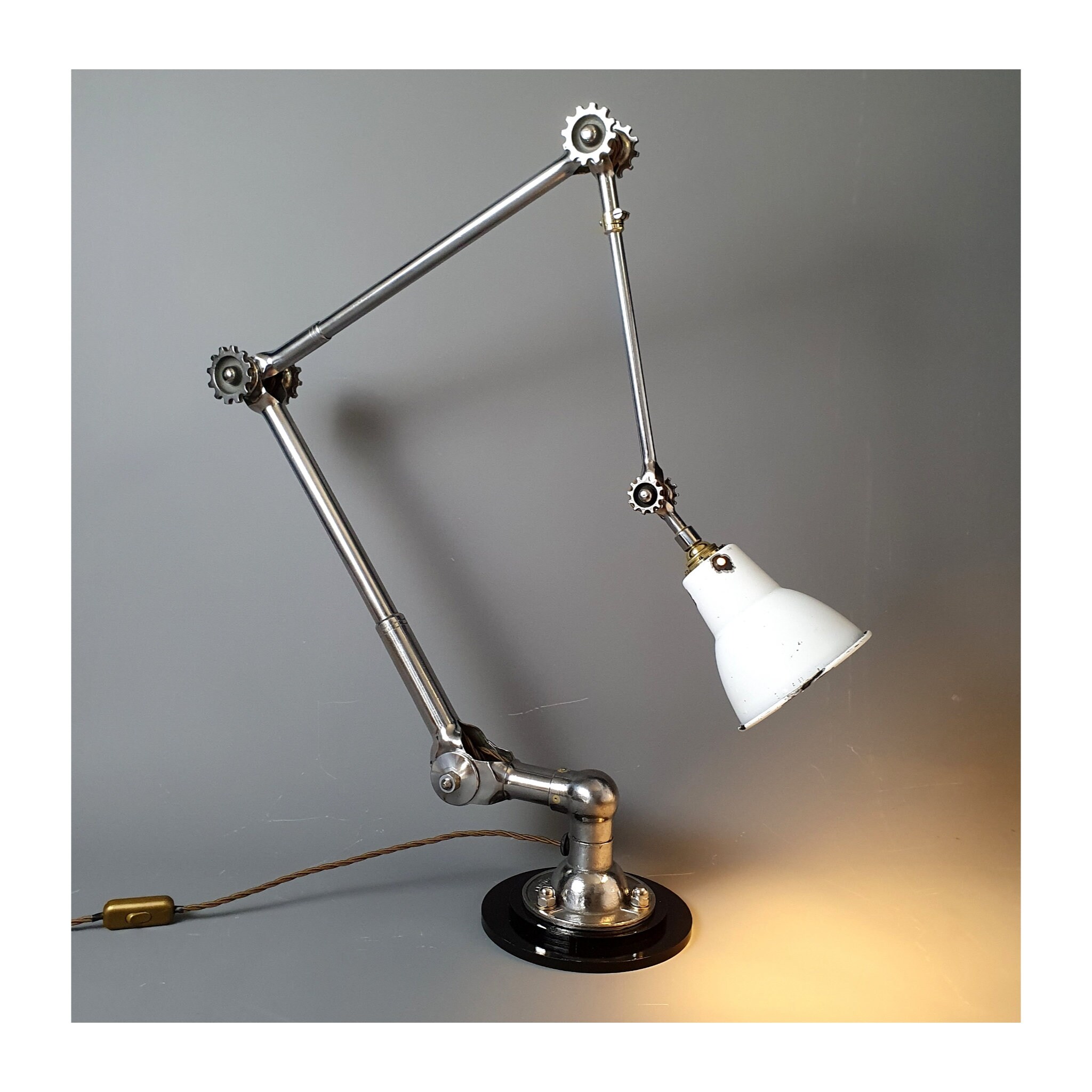 Dugdills lamp top