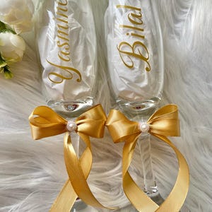 2 Champagne flutes in glass for wedding (or other) personalized with initials (several colors available) | Birthday | Christmas | Baptism image 1
