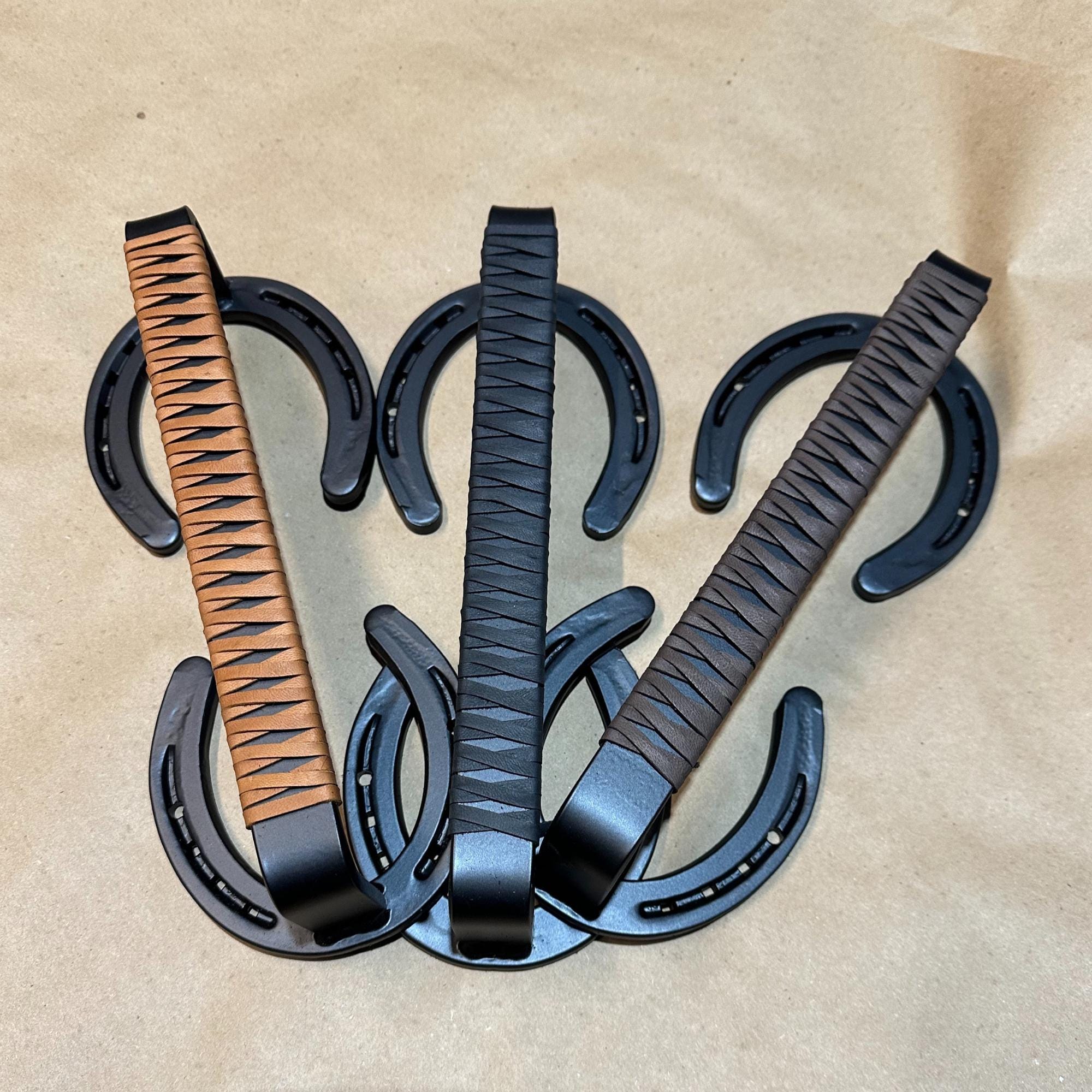 Horseshoe Barn Door Handle, Horse Shoe Door Pulls for Barn Door, Horse Shoe Door Handles, Leather Wrapped Handle, Barn Horseshoe Decor