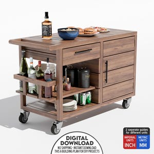 Può includere: Un carrello da cucina in legno con finitura scura, con una superficie superiore con una ciotola, cibo e una bottiglia di whisky. Ha cassetti, ripiani con bottiglie, lattine e piatti ed è su ruote. L'immagine include testo sui download digitali.
