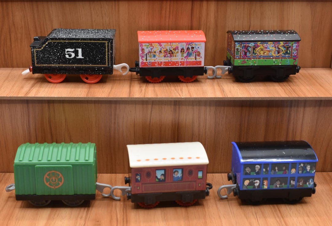You Choose Thomas and Friends Trackmaster Tender for Battery