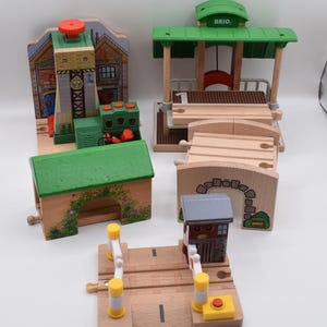 ブリオ きかんしゃトーマス 建物 ダブルブリッジ ウェルズワースクロッシング グリーンシェッド プラットフォーム エレベーター付き建物 スチームワークス ワークスをお選びください