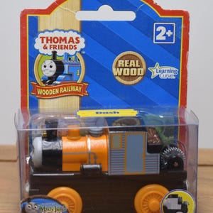 Dash w/ Charakterkarte Lernkurve Thomas & Friends Holzeisenbahn Versiegelte Thomas Holzeisenbahn-Sammlung