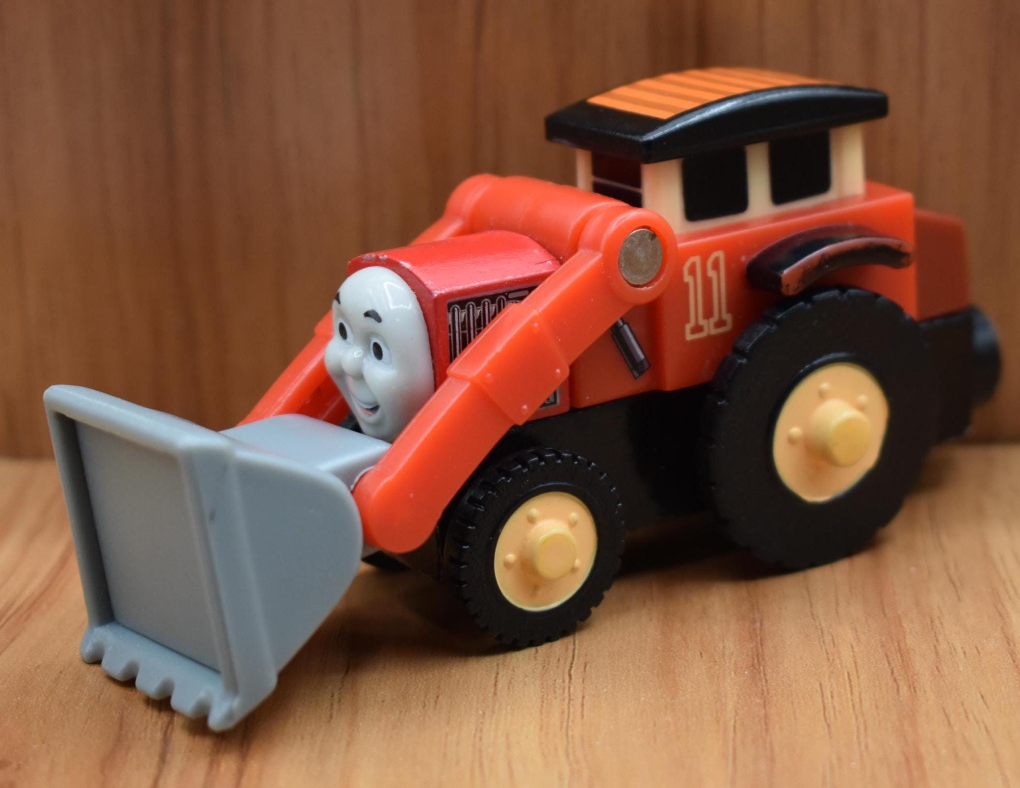 トーマスと仲間たちの木製レールシリーズの列車、ジャック、ブッチ