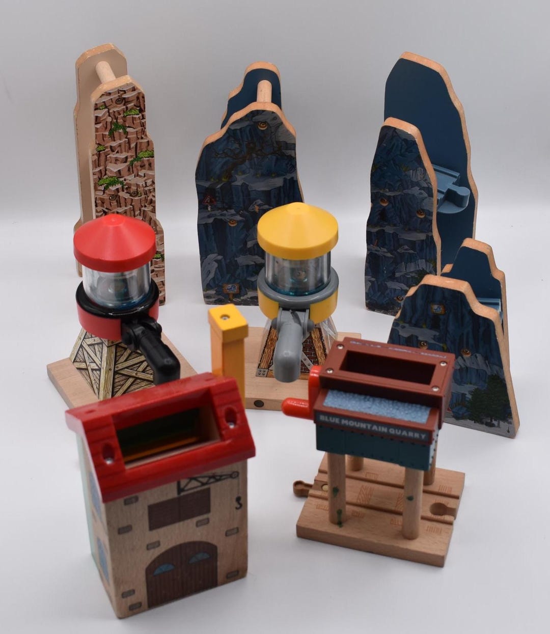 You Choose Thomas and Vintage Brio Push & Load Tower Race to the Wharf ...