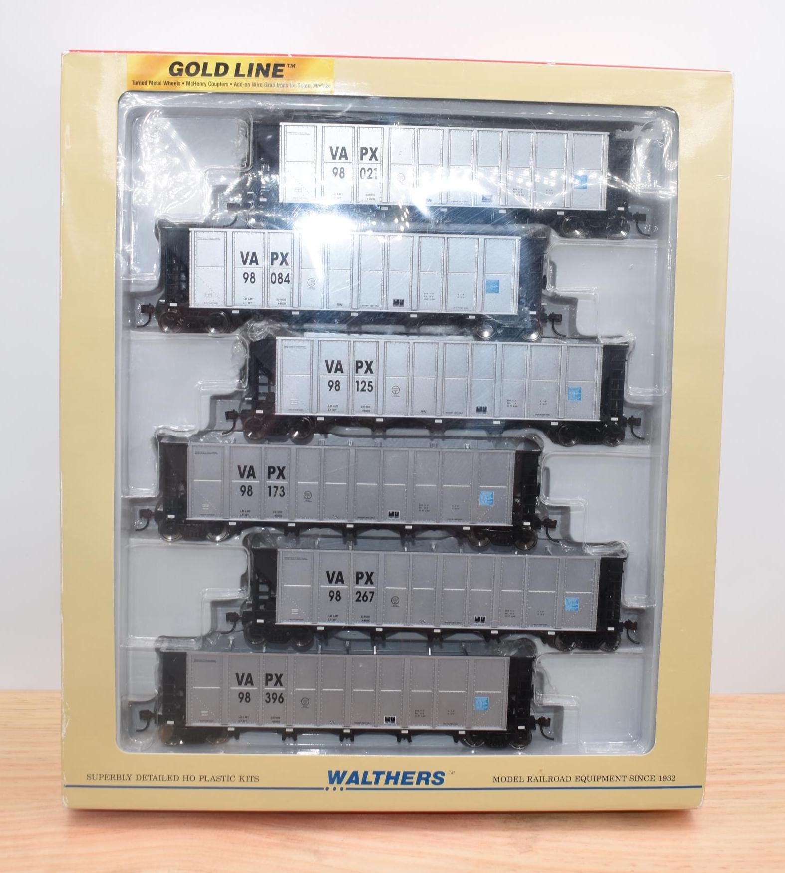 HO Scale Walthers RD4 Coal Hopper 6 Pack Virginia Power 932-7826